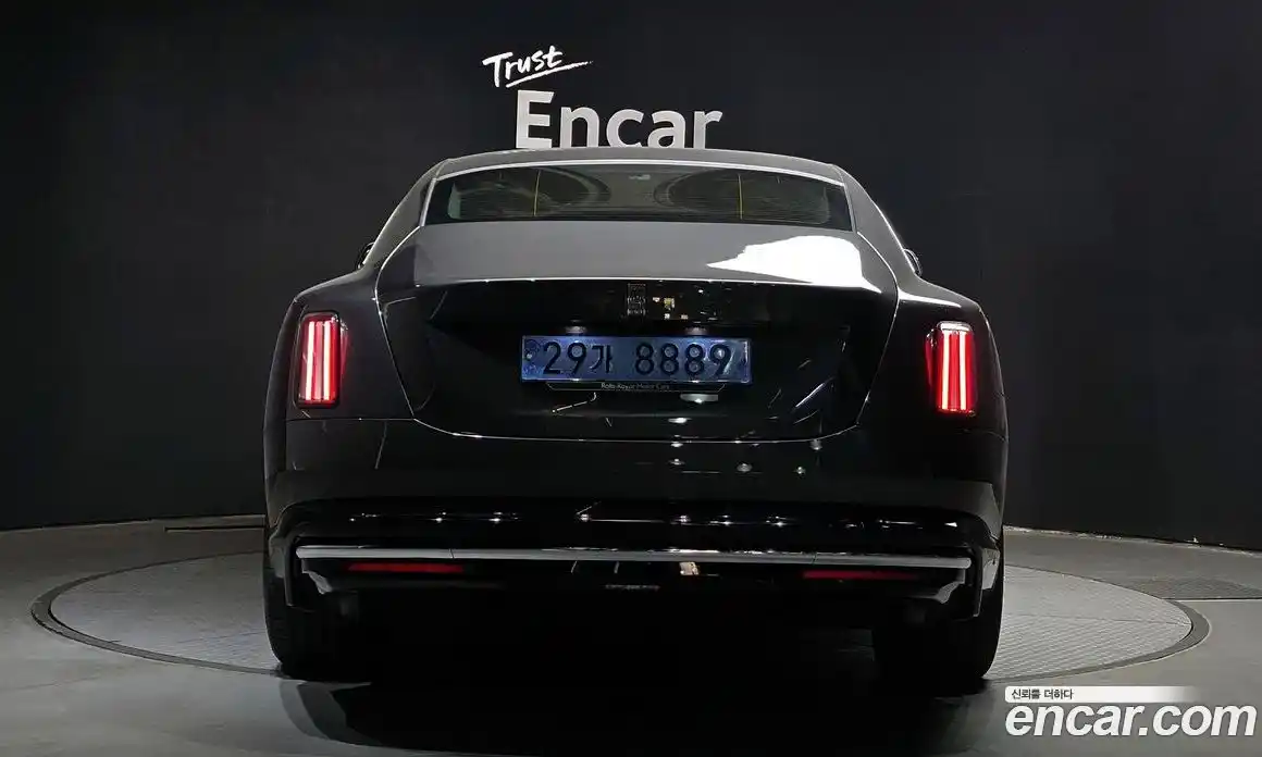 Rolls-Royce Spectre 2024 0.3 гидро, фото 4