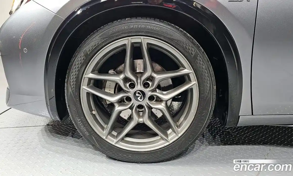 Infiniti Q30 2017 2.0 гидро, фото 5