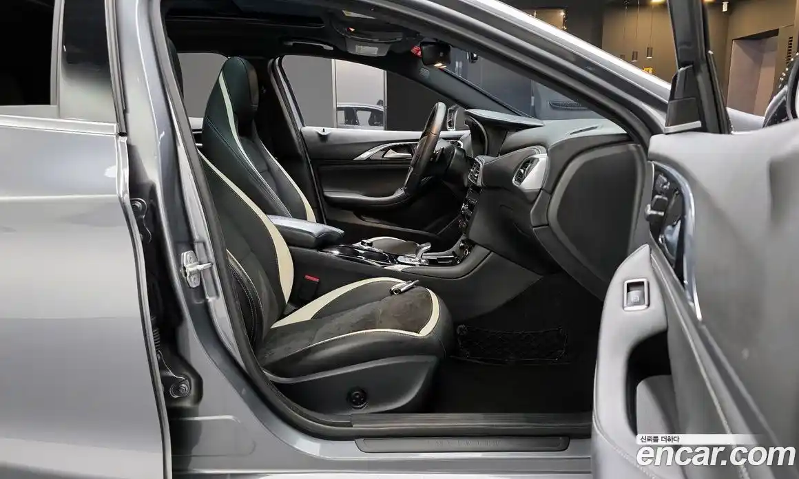 Infiniti Q30 2017 2.0 гидро, фото 10