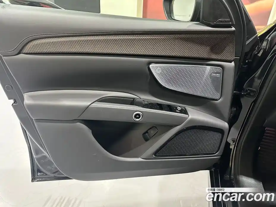Maserati Grecale 2025 0.3 гидро, фото 14