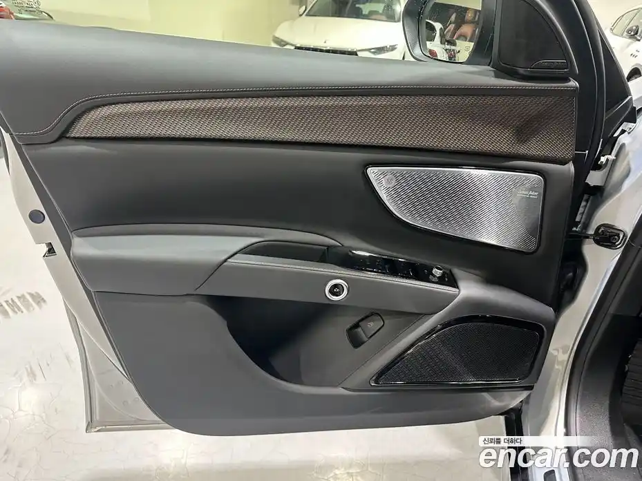 Maserati Grecale 2025 0.3 гидро, фото 14