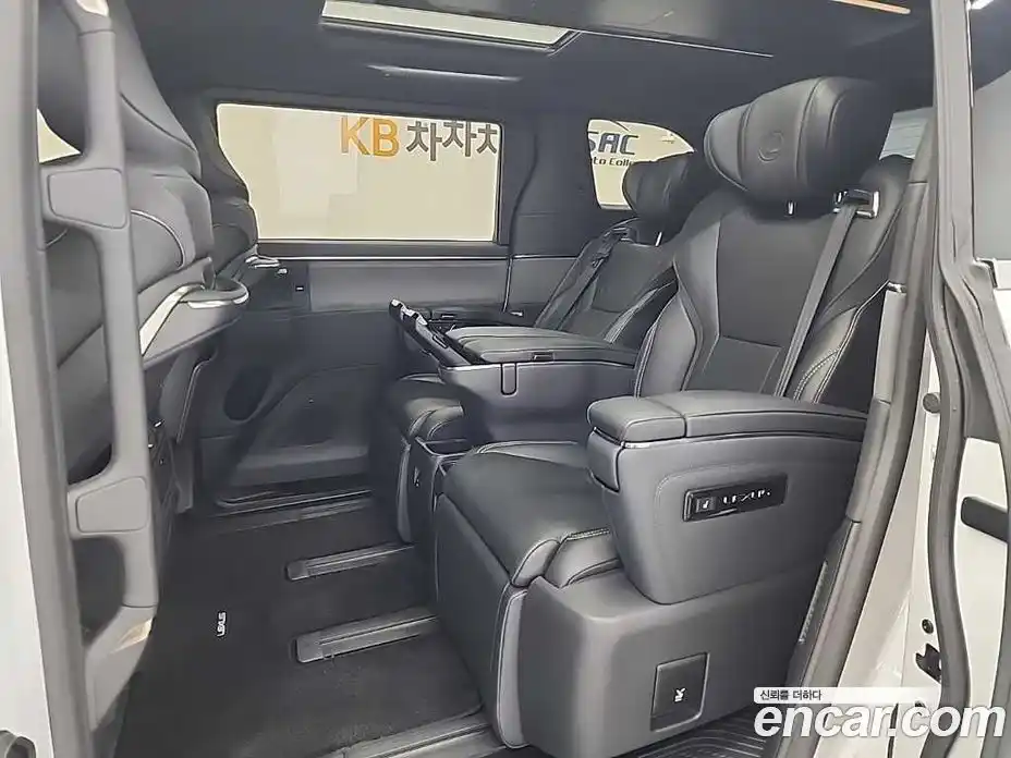 Lexus LM 2025 2.4 гидро, фото 13