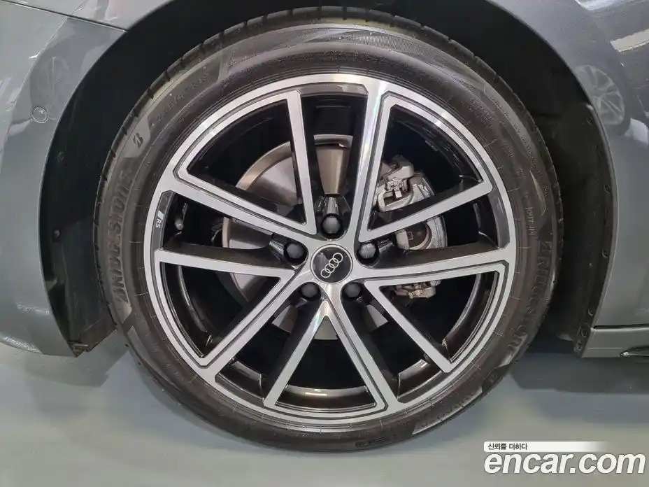 Audi A5 2025 2.0 автомат (гидро), фото 5