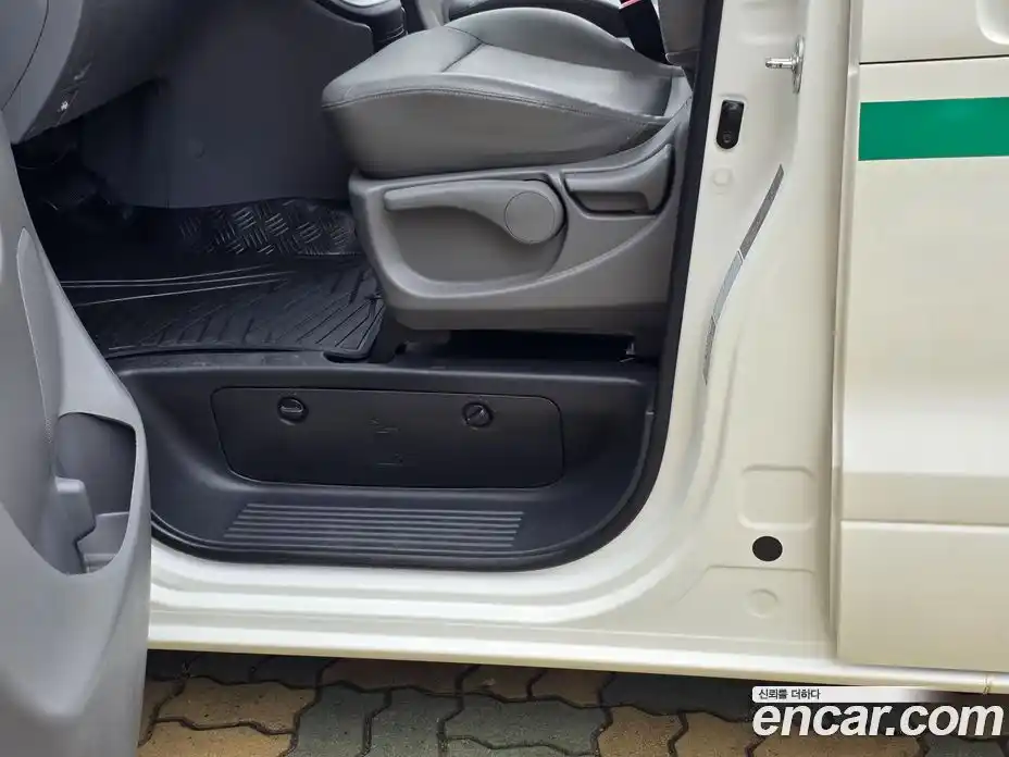 Hyundai Starex 2015 2.5 автомат (гидро), фото 15