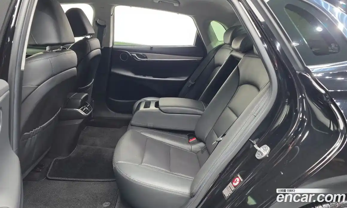 Hyundai Grandeur 2022 2.4 автомат (гидро), фото 18