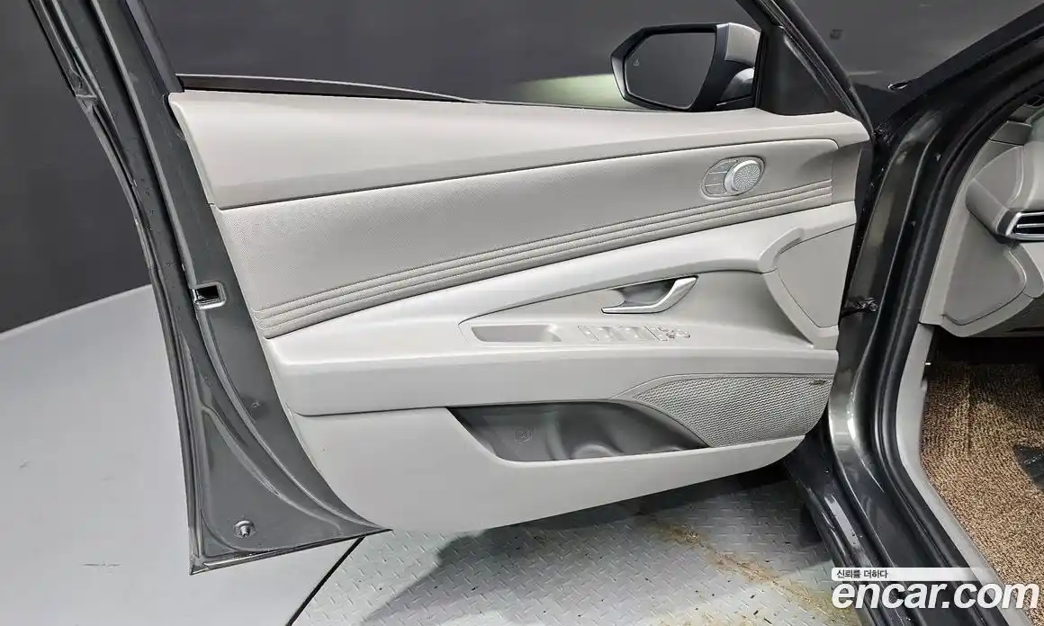 Hyundai Avante 2023 1.6 автомат (гидро), фото 14