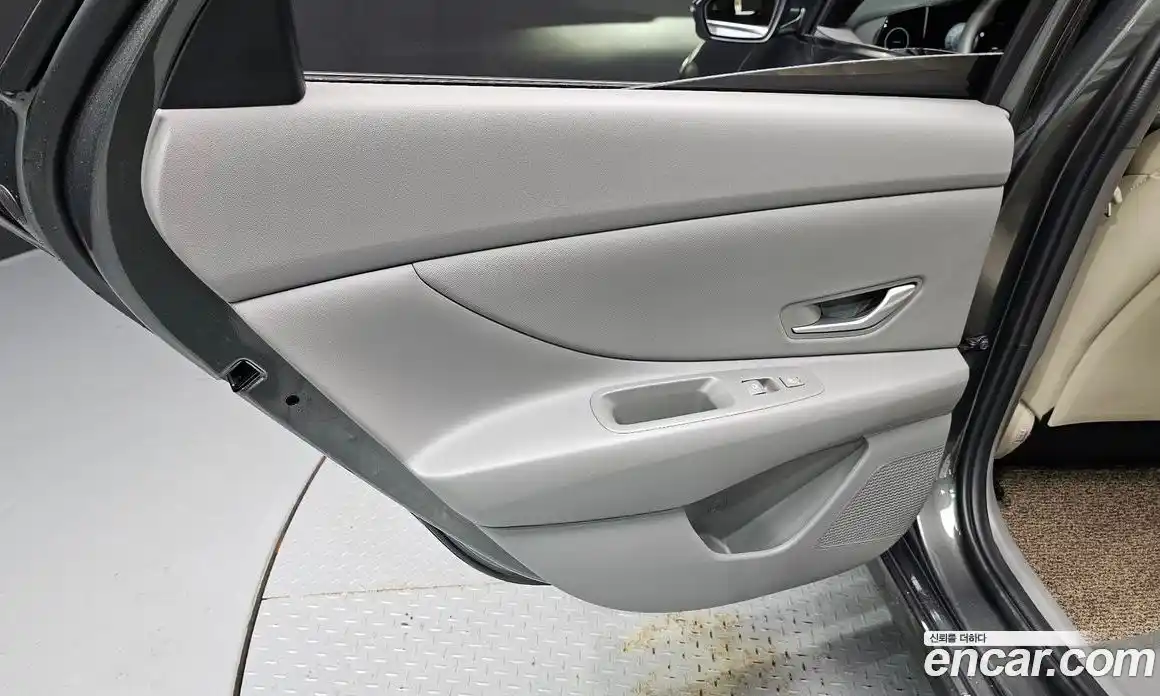 Hyundai Avante 2023 1.6 автомат (гидро), фото 15