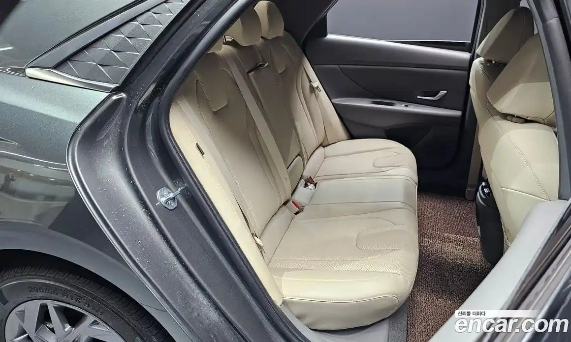 Hyundai Avante 2023 1.6 автомат (гидро), фото 17