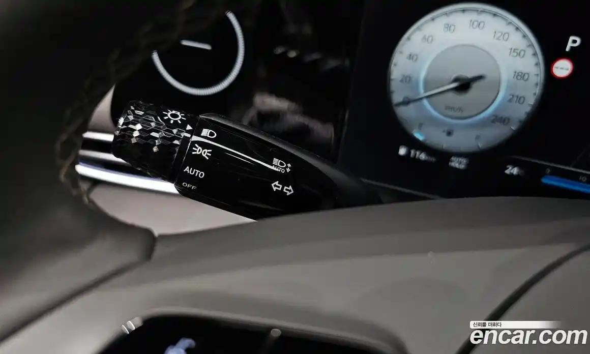 Hyundai Avante 2023 1.6 автомат (гидро), фото 23