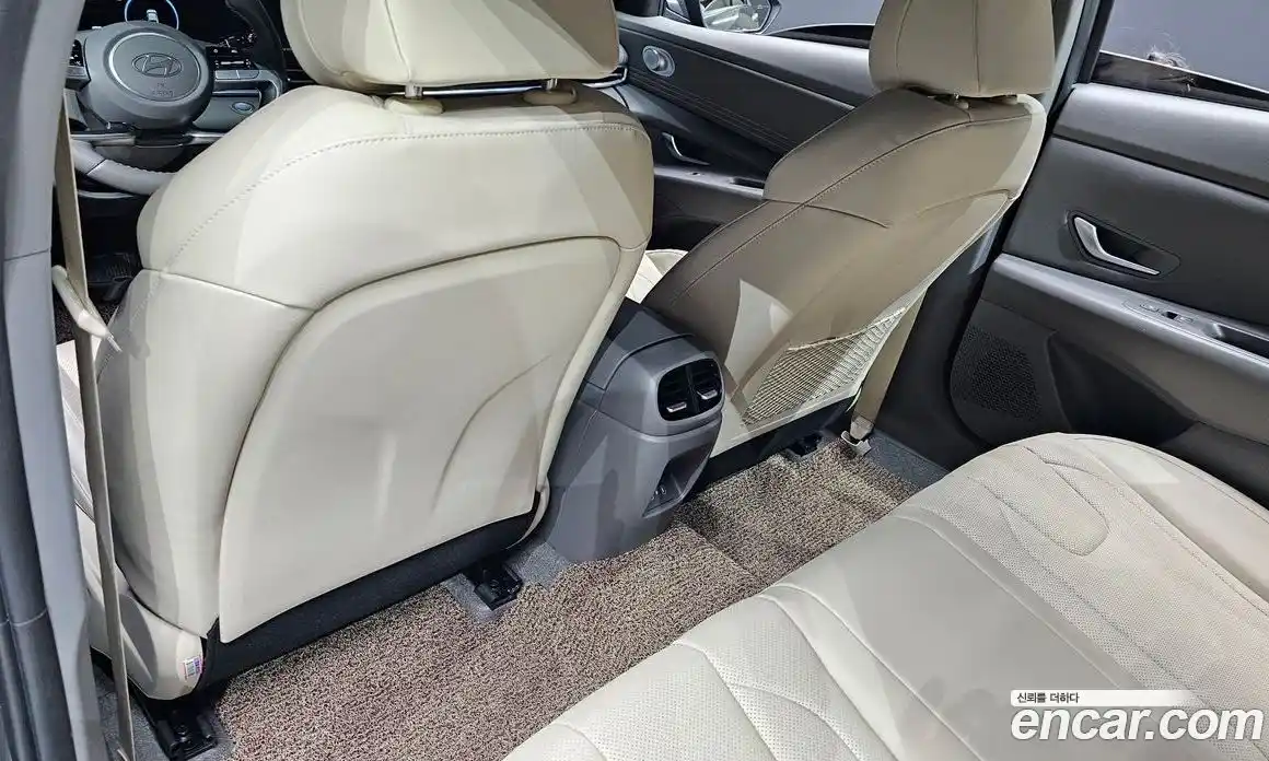 Hyundai Avante 2023 1.6 автомат (гидро), фото 28