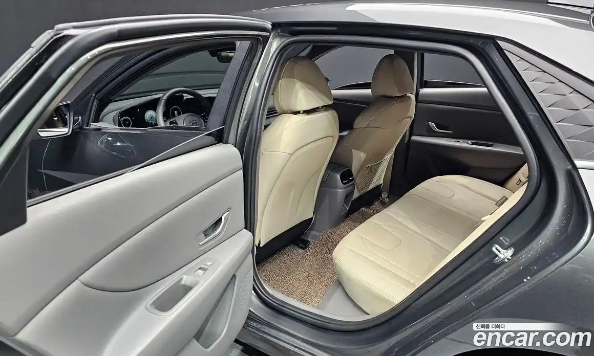 Hyundai Avante 2023 1.6 автомат (гидро), фото 30