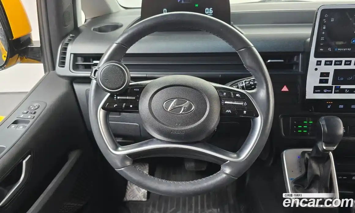 Hyundai Staria 2022 3.5 автомат (гидро), фото 13