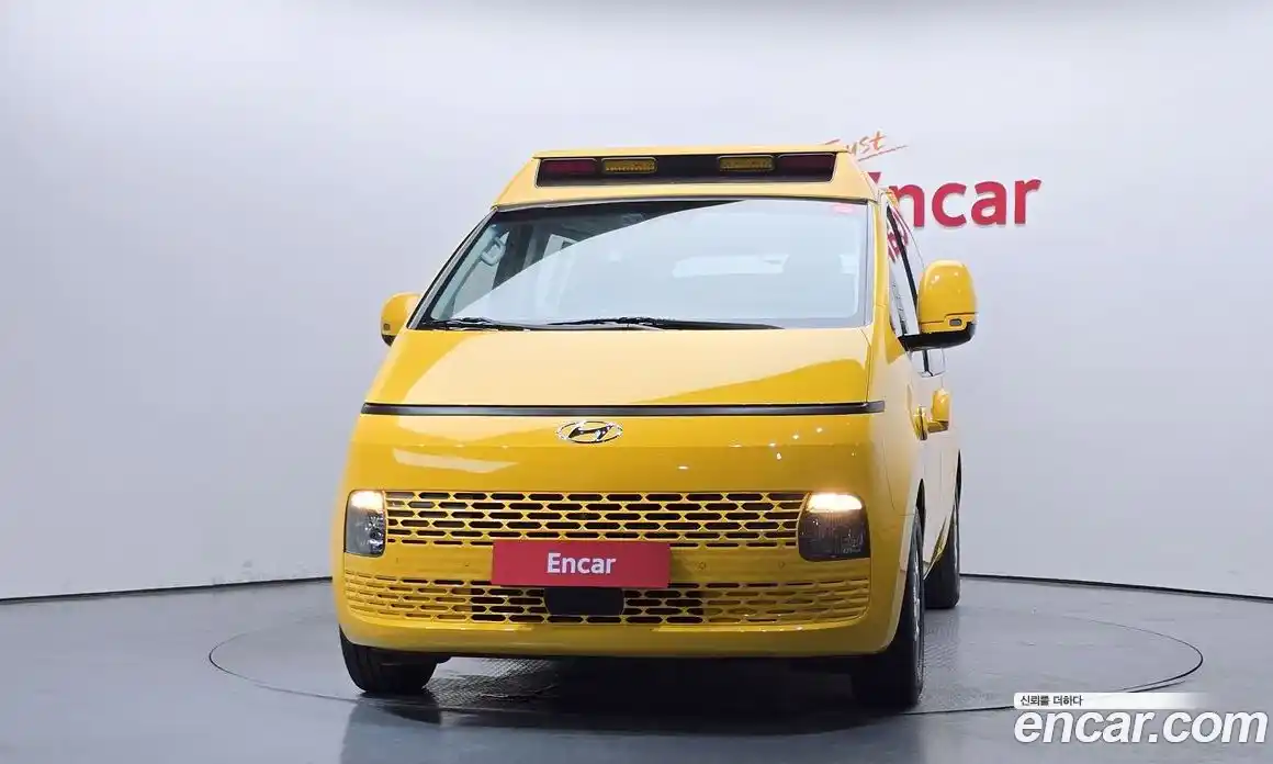 Hyundai Staria 2022 3.5 автомат (гидро), фото 3