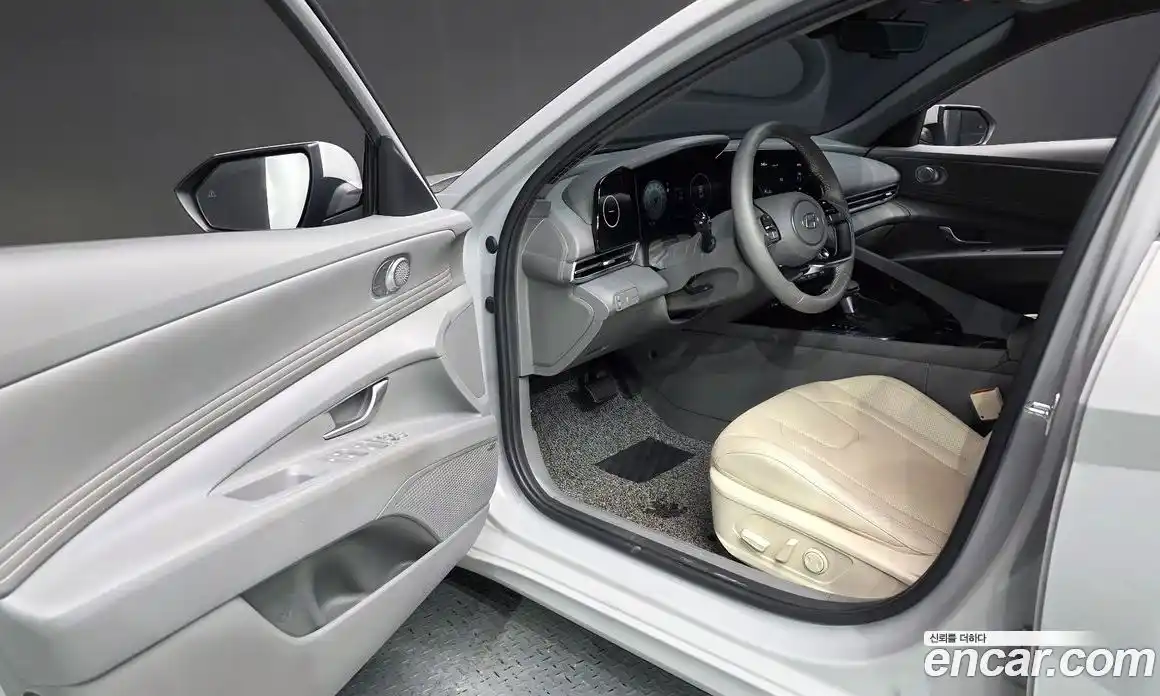 Hyundai Avante 2024 1.6 автомат (гидро), фото 17