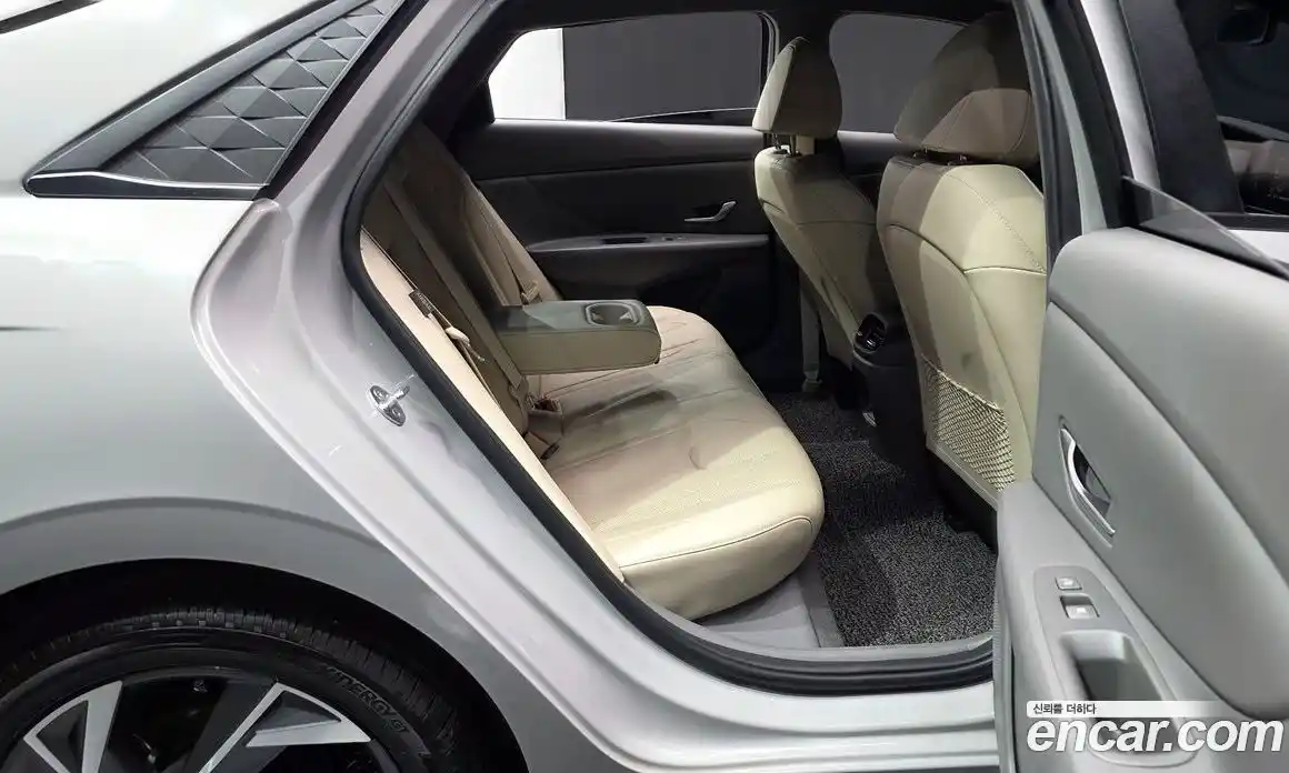 Hyundai Avante 2024 1.6 автомат (гидро), фото 18
