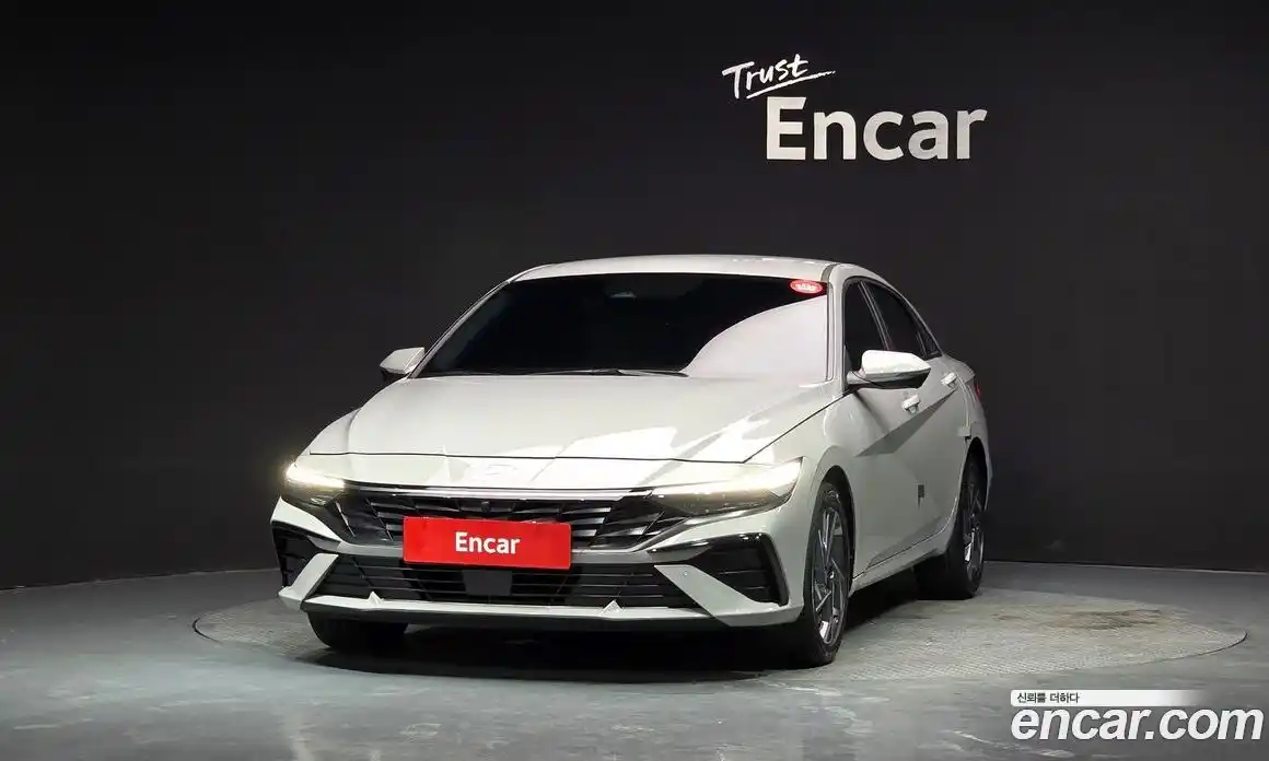 Hyundai Avante 2024 1.6 автомат (гидро), фото 3