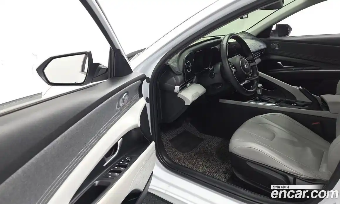 Hyundai Avante 2021 1.6 автомат (гидро), фото 13