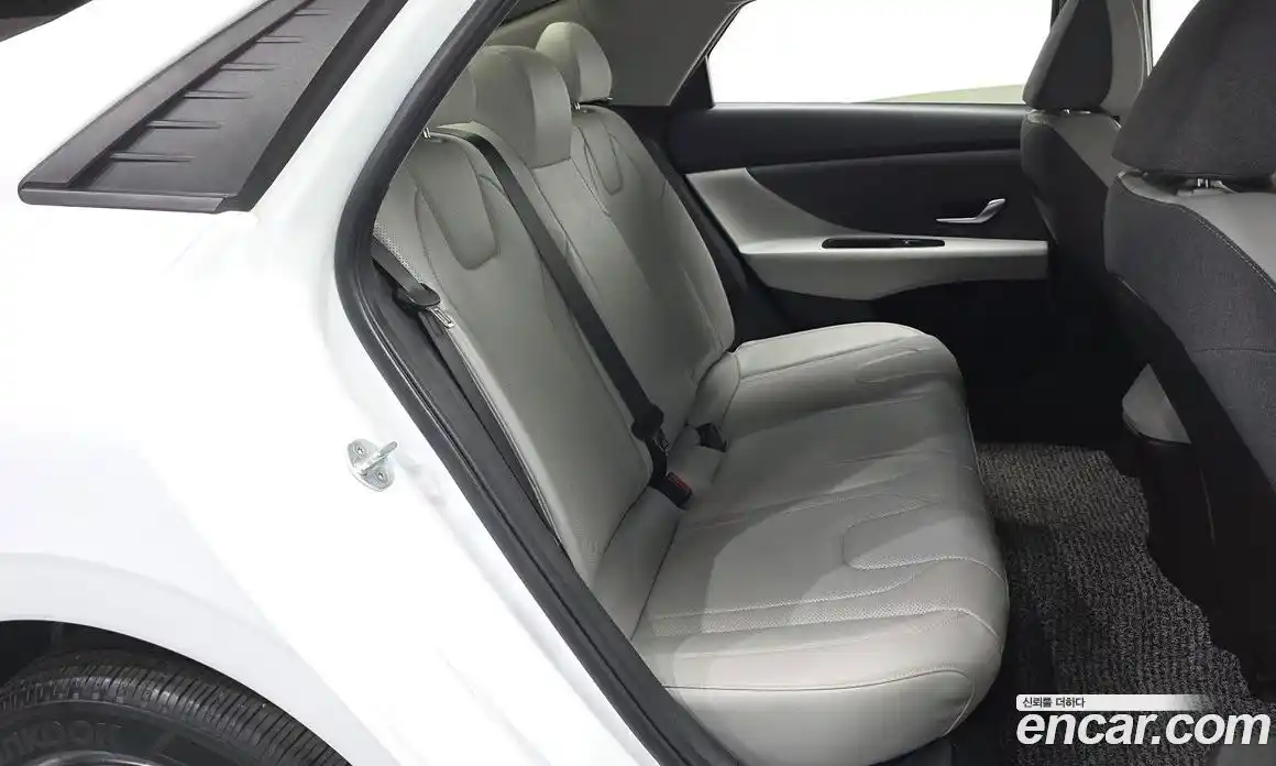 Hyundai Avante 2021 1.6 автомат (гидро), фото 17