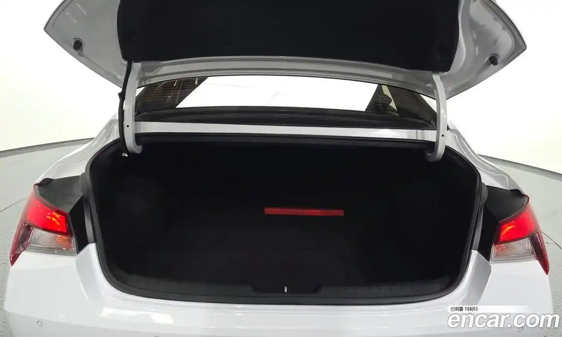 Hyundai Avante 2021 1.6 автомат (гидро), фото 26