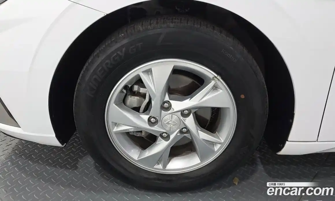 Hyundai Avante 2021 1.6 автомат (гидро), фото 5