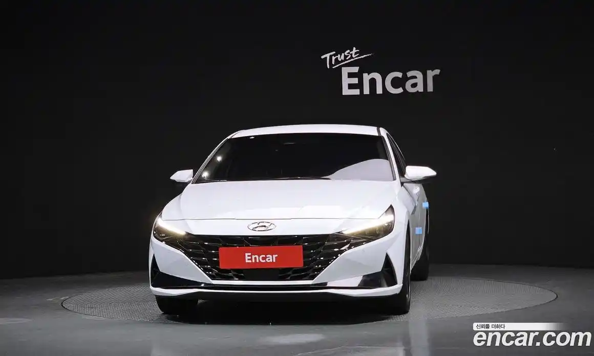 Hyundai Avante 2022 1.6 автомат (гидро), фото 3