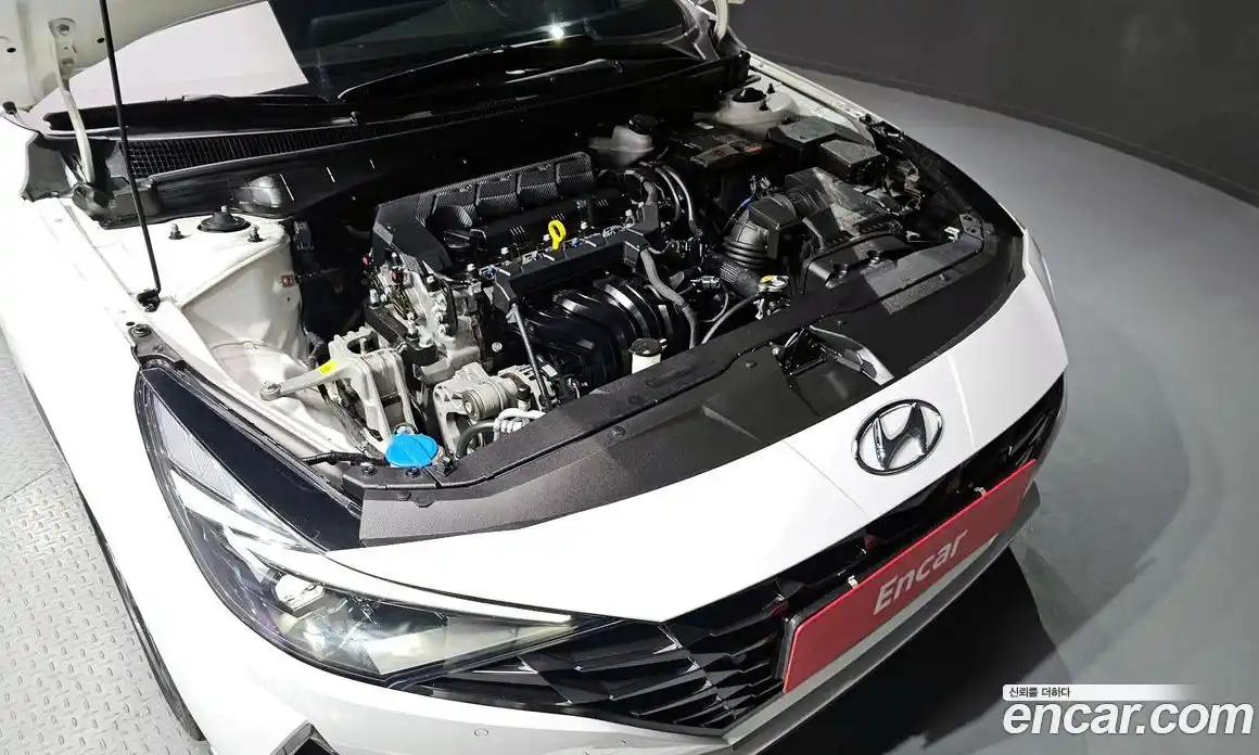 Hyundai Avante 2022 1.6 автомат (гидро), фото 6