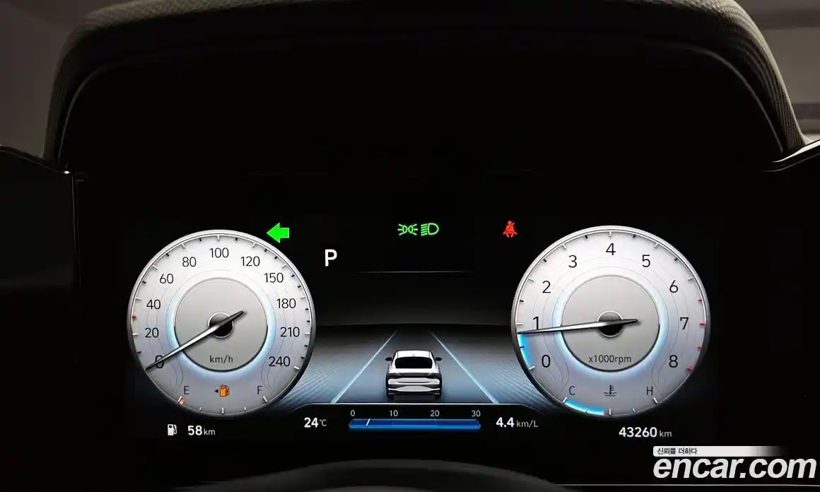 Hyundai Avante 2022 1.6 автомат (гидро), фото 8
