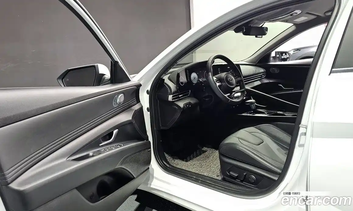 Hyundai Avante 2022 1.6 автомат (гидро), фото 10