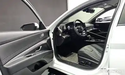 Hyundai Avante 2022 1.6 автомат (гидро), миниатюра 10