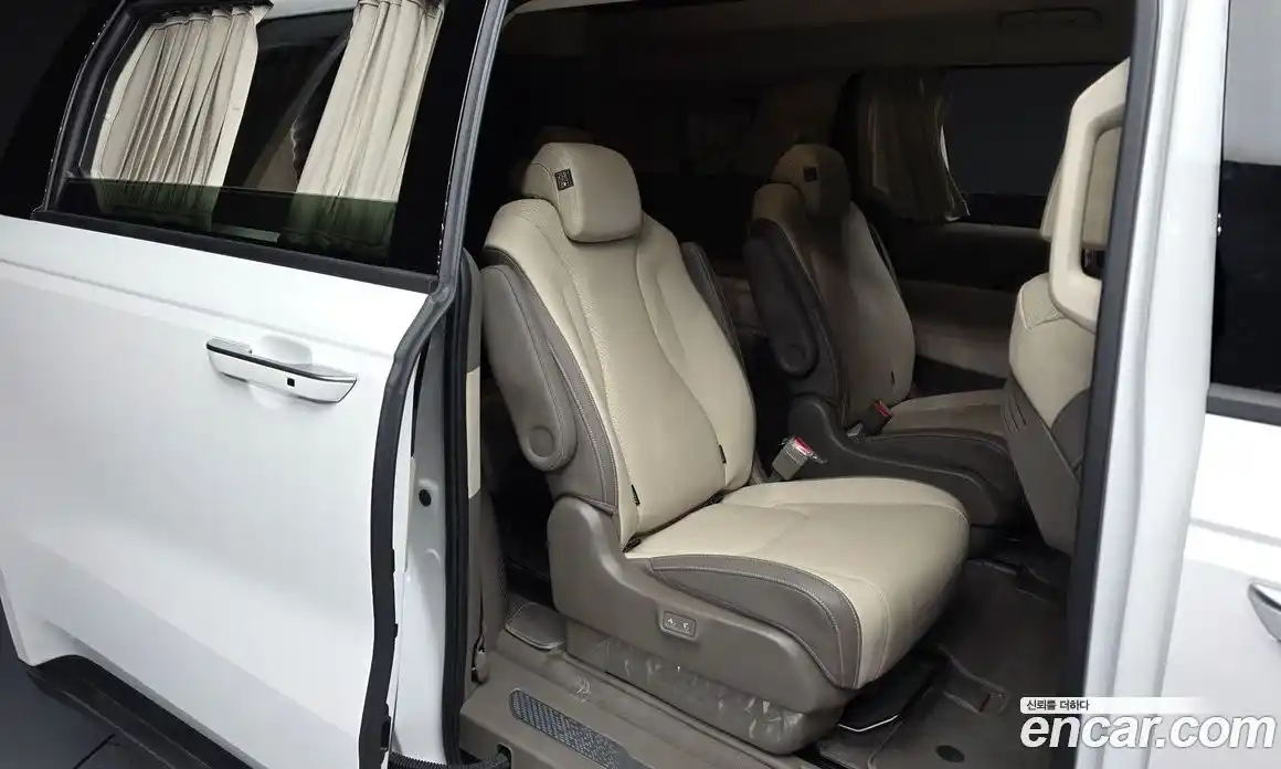 Kia Carnival 2021 3.5 автомат (гидро), фото 18
