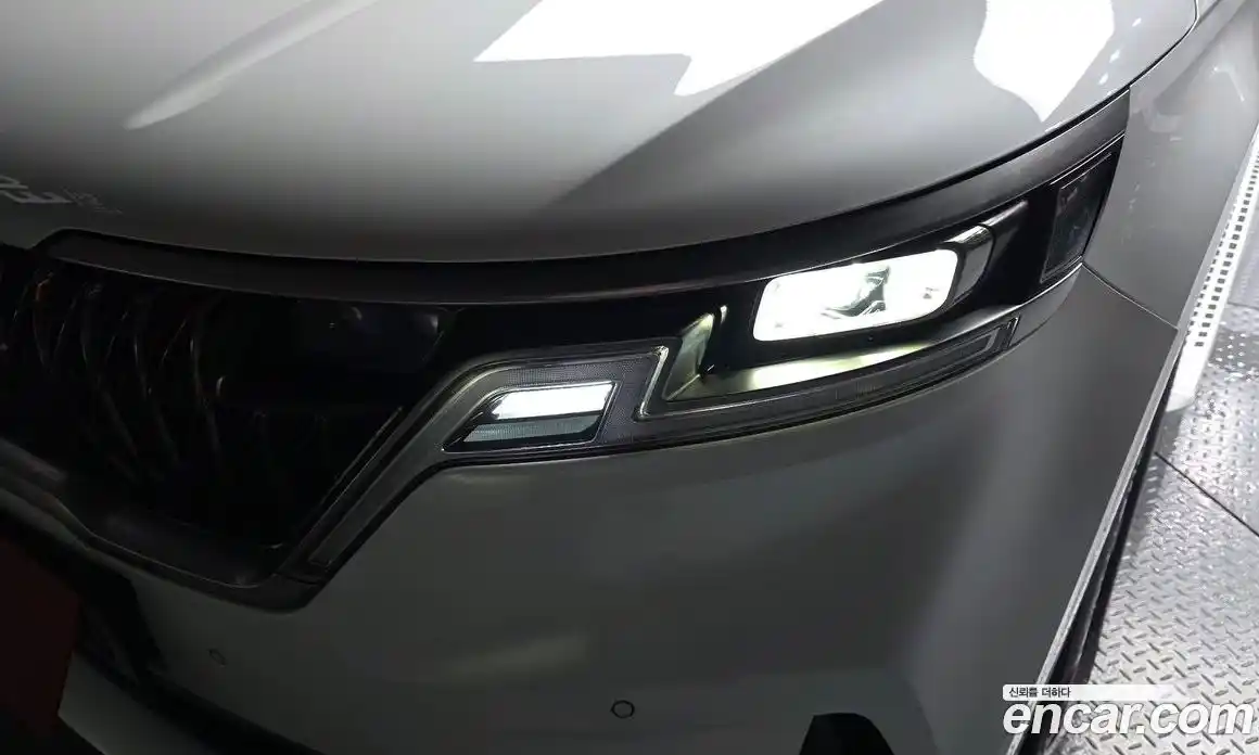 Kia Carnival 2021 3.5 автомат (гидро), фото 8