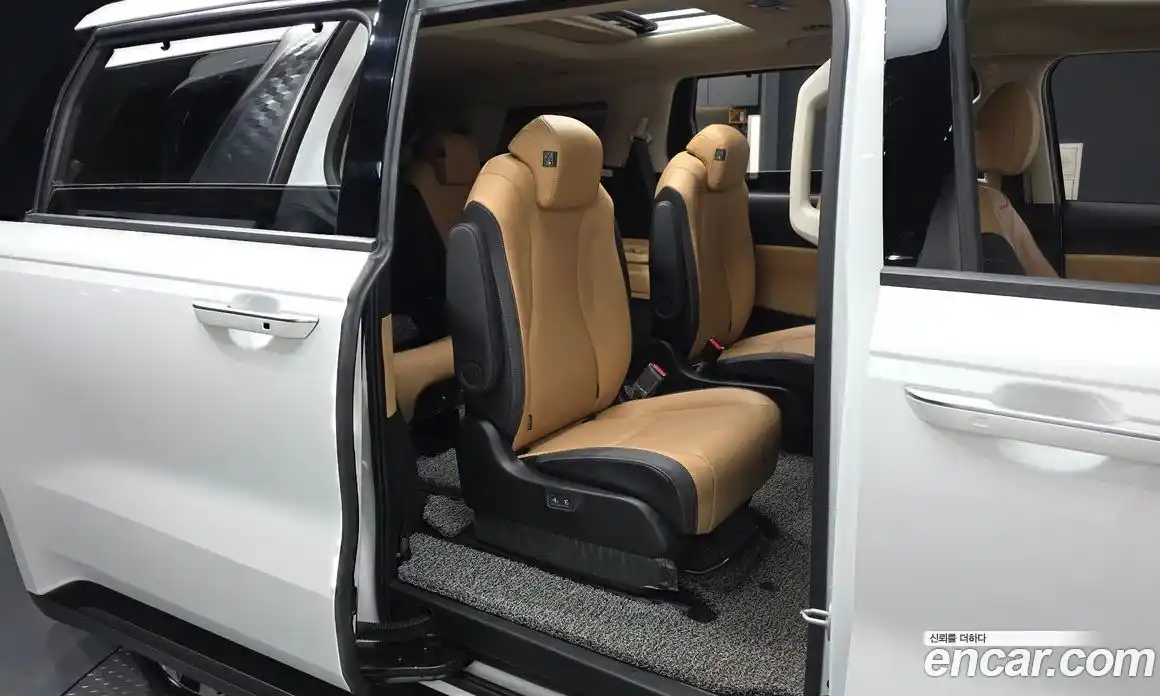 Kia Carnival 2022 3.5 автомат (гидро), фото 12