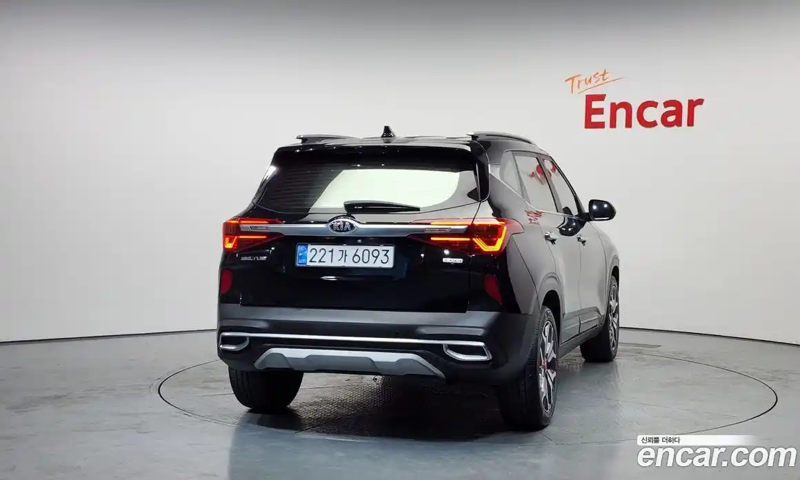 Kia Seltos 2021 1.6 автомат (гидро), фото 4