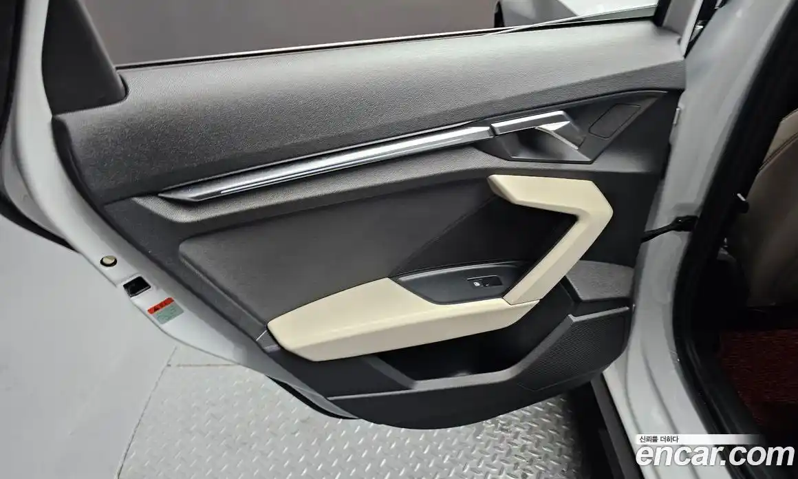 Audi A3 2023 2.0 автомат (гидро), фото 15