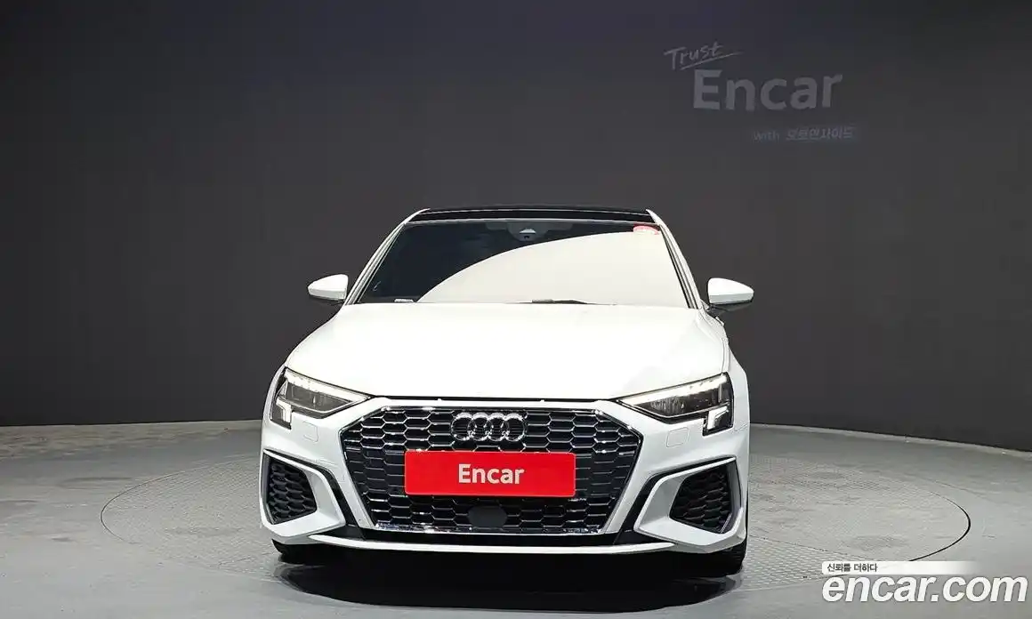 Audi A3 2023 2.0 автомат (гидро), фото 3