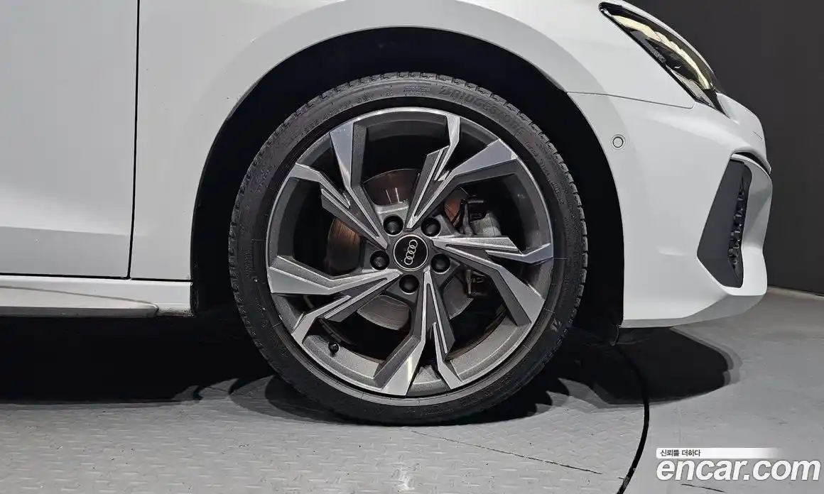 Audi A3 2023 2.0 автомат (гидро), фото 7