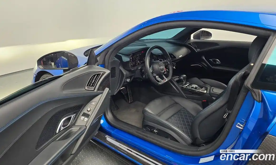 Audi R8 2022 5.2 автомат (гидро), фото 13