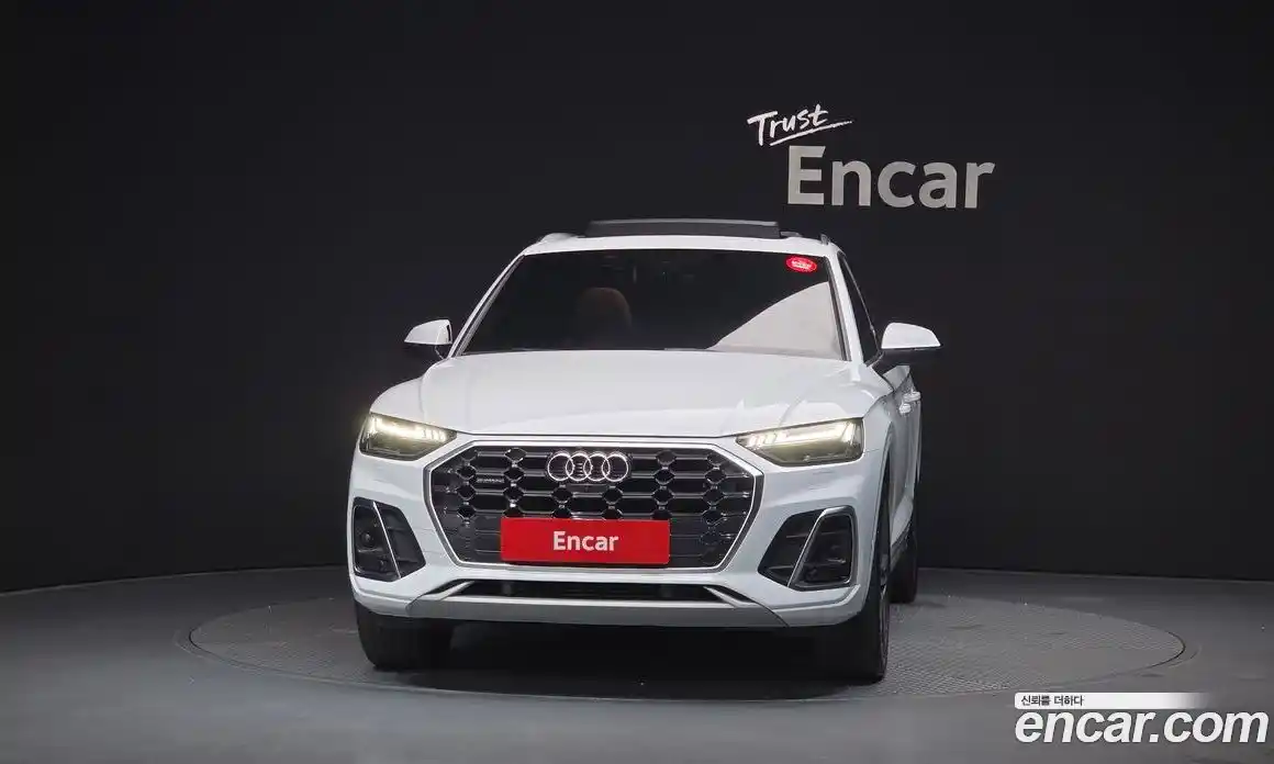 Audi Q5 2021 2.0 автомат (гидро), фото 3