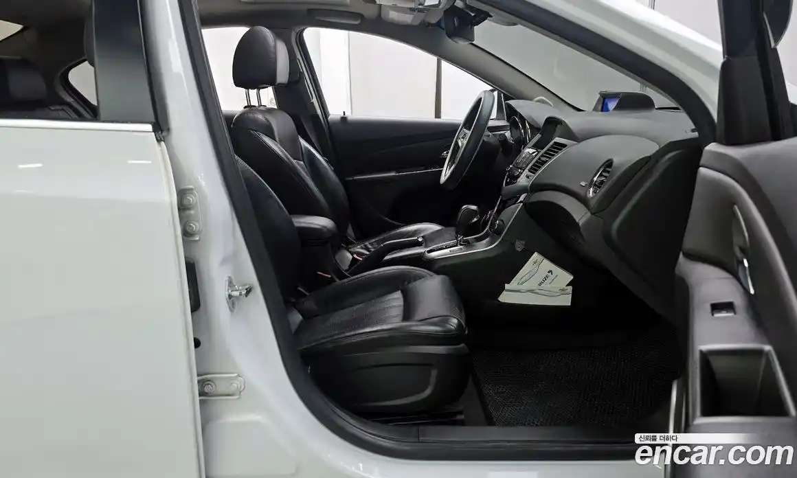 Chevrolet Cruze 2011 1.8 автомат (гидро), фото 11