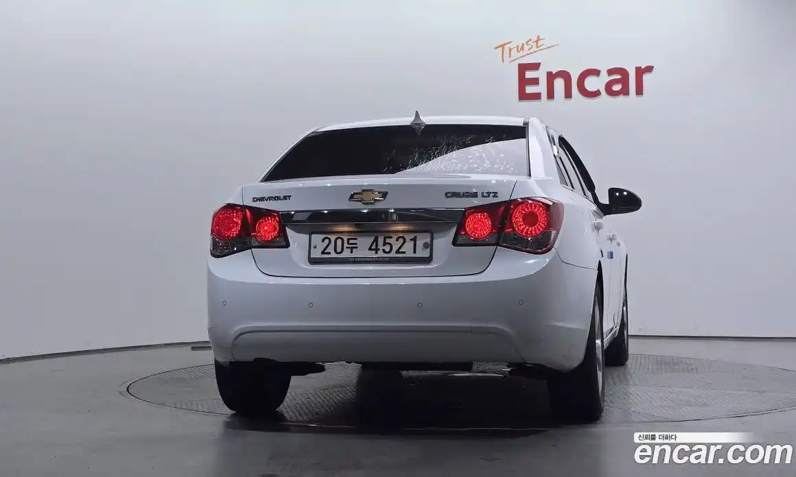 Chevrolet Cruze 2011 1.8 автомат (гидро), фото 4