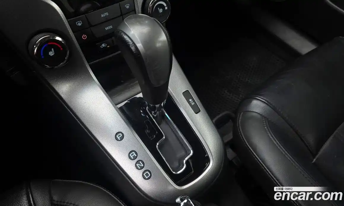 Chevrolet Cruze 2011 1.8 автомат (гидро), фото 9