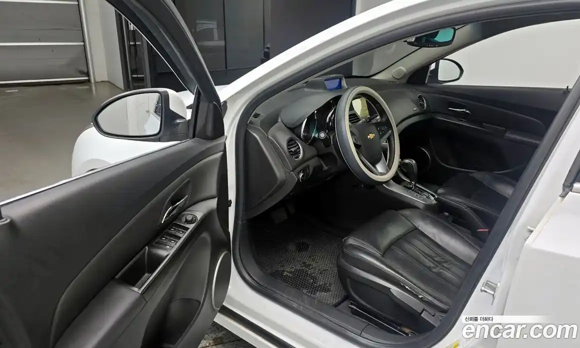 Chevrolet Cruze 2011 1.8 автомат (гидро), фото 10