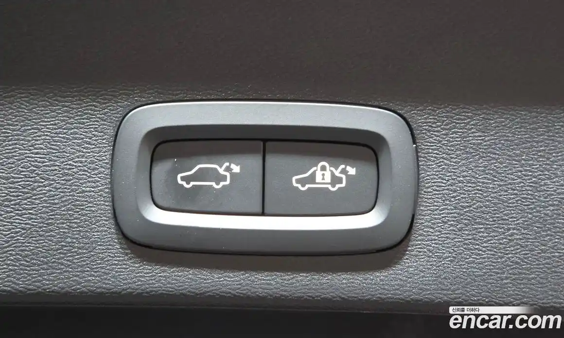 Volvo XC40 2025 2.0 автомат (гидро), фото 24
