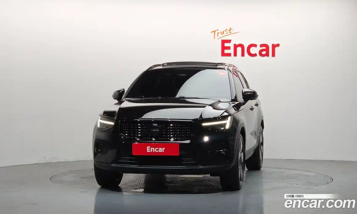 Volvo XC40 2025 2.0 автомат (гидро), фото 3