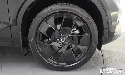 Volvo XC40 2025 2.0 автомат (гидро), миниатюра 7
