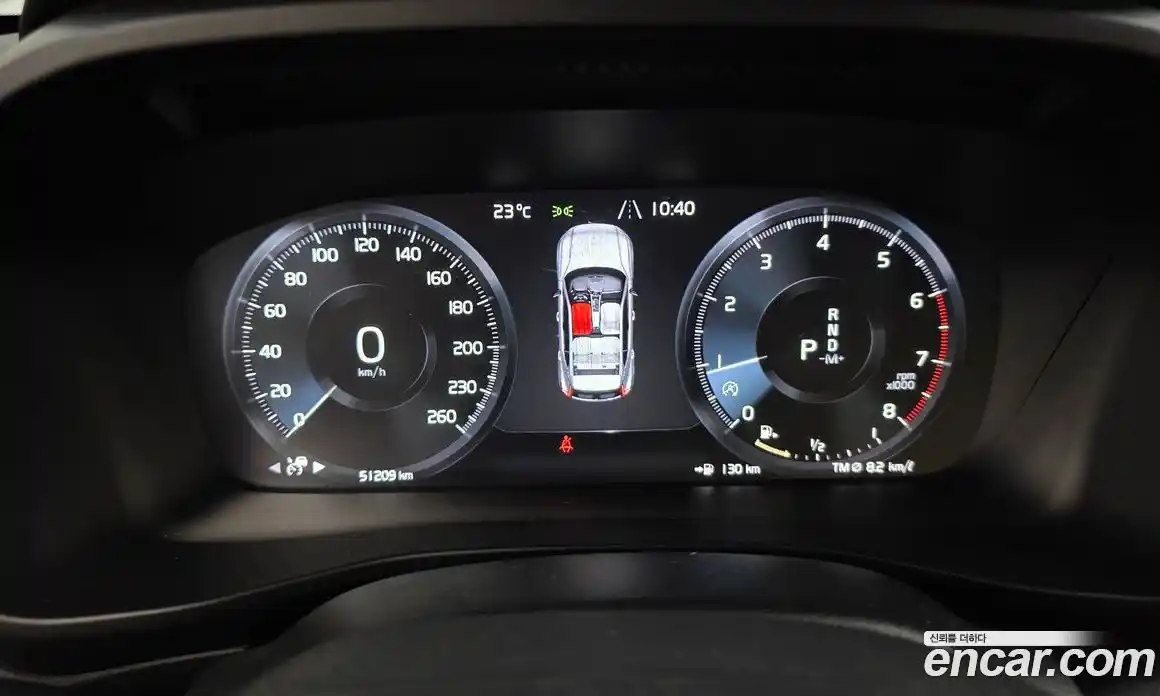 Volvo XC40 2019 2.0 автомат (гидро), фото 11