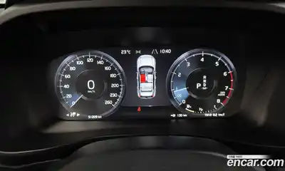 Volvo XC40 2019 2.0 автомат (гидро), миниатюра 11