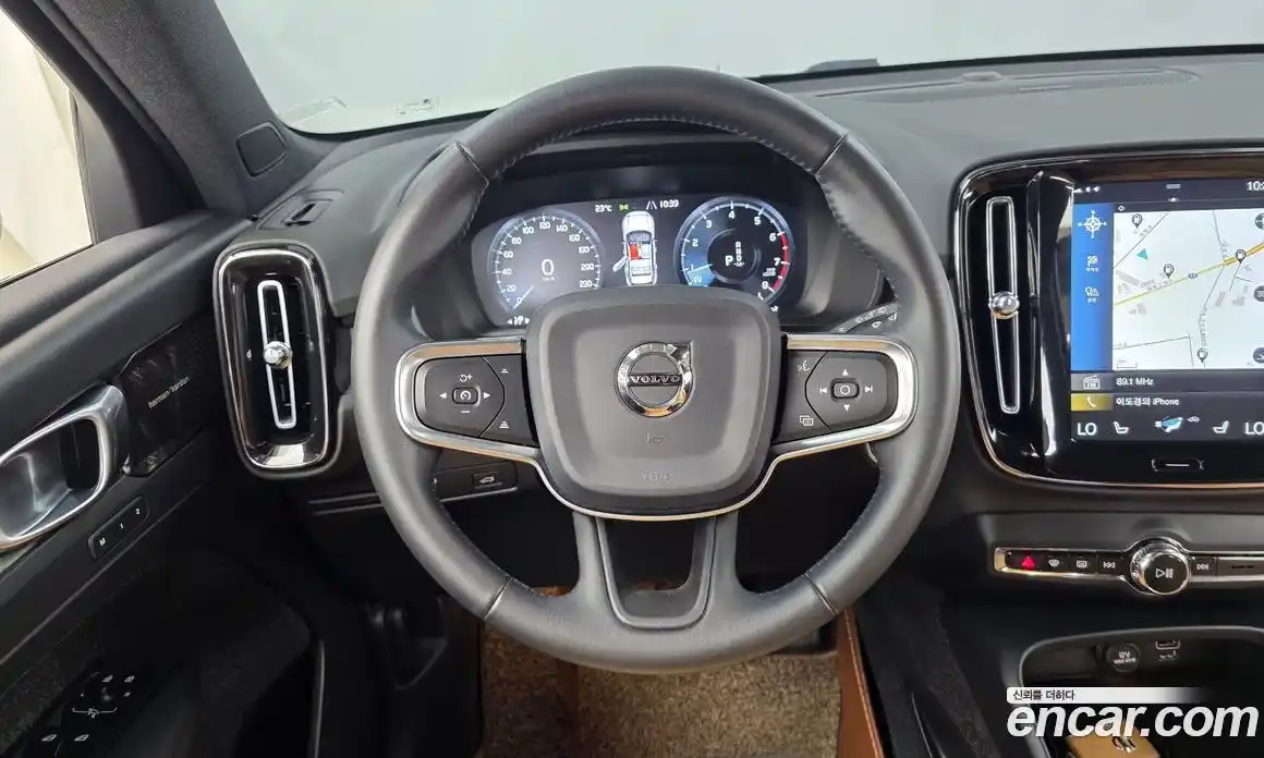 Volvo XC40 2019 2.0 автомат (гидро), фото 19
