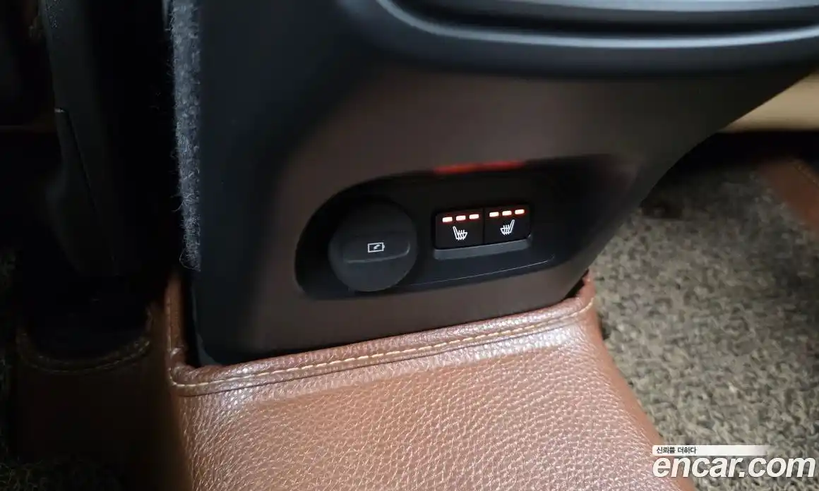 Volvo XC40 2019 2.0 автомат (гидро), фото 25