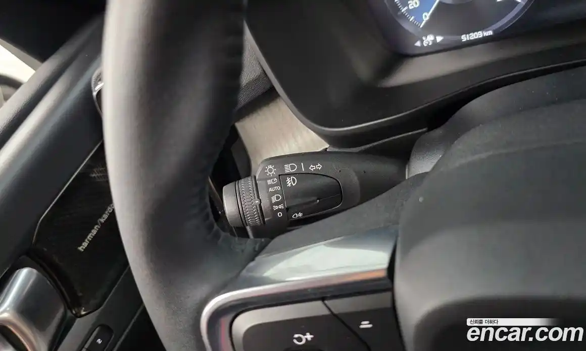 Volvo XC40 2019 2.0 автомат (гидро), фото 33